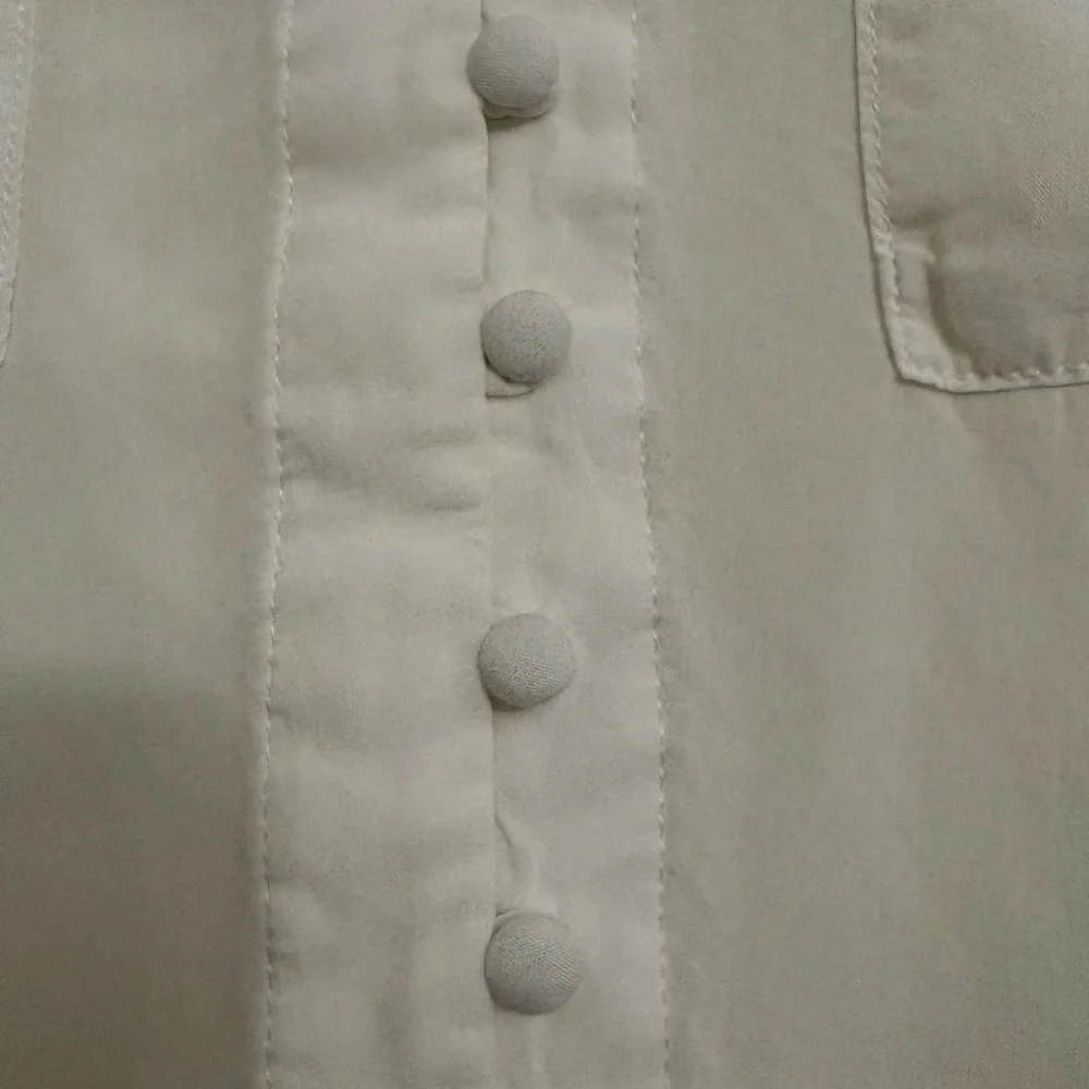 Velvet Heart Cream Blouse - Picture 5 of 5